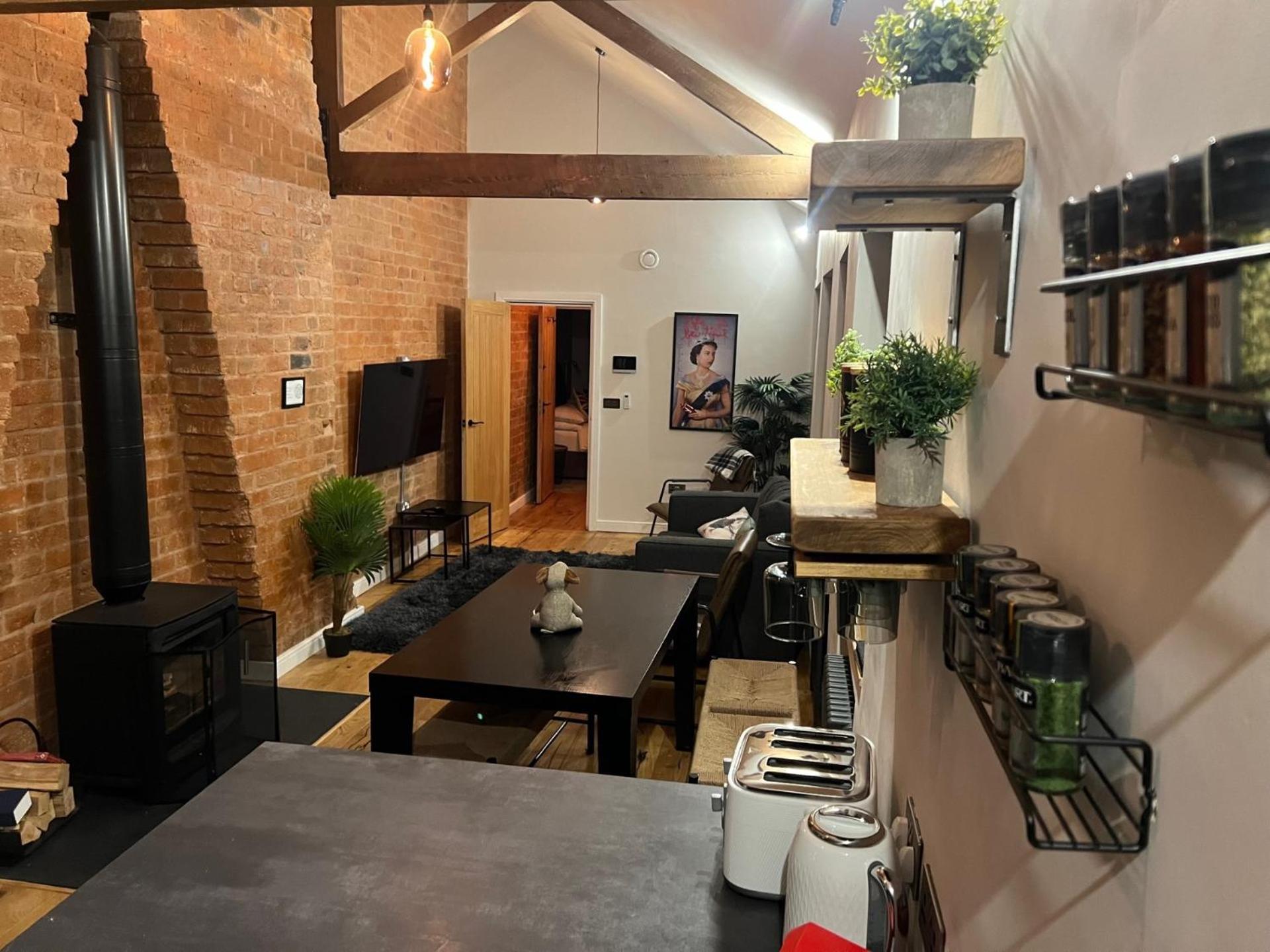 Vip 3Br Grade2 Luxurious Industrial House With Wood Fire, Electric Blinds And Big Cast Iron Windows In The Heart Of The Jq Villa Birmingham Eksteriør billede