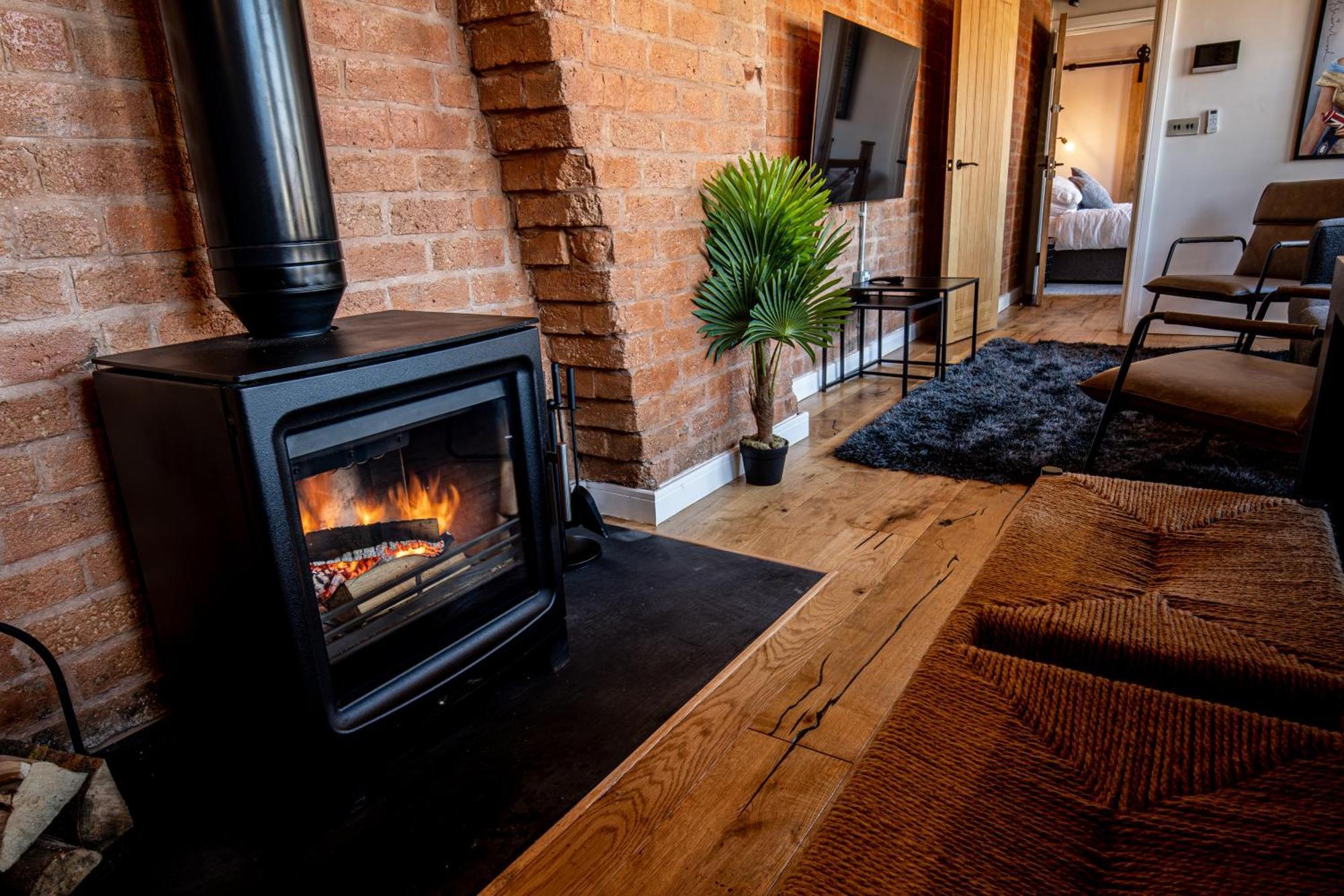 Vip 3Br Grade2 Luxurious Industrial House With Wood Fire, Electric Blinds And Big Cast Iron Windows In The Heart Of The Jq Villa Birmingham Eksteriør billede